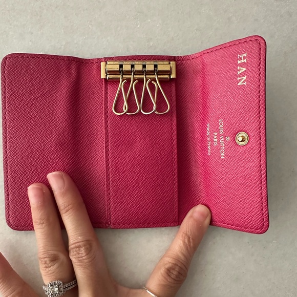 Authentic Louis Vuitton Mono Key Case Fuchsia - Picture 8 of 8
